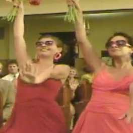 思わず結婚式を挙げたくなる動画 – JK Wedding Entrance Dance