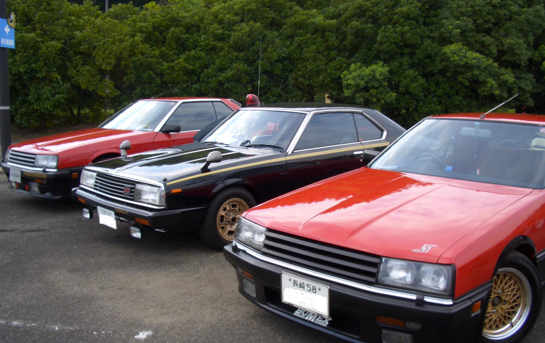 覆面パトカーを見分ける方法